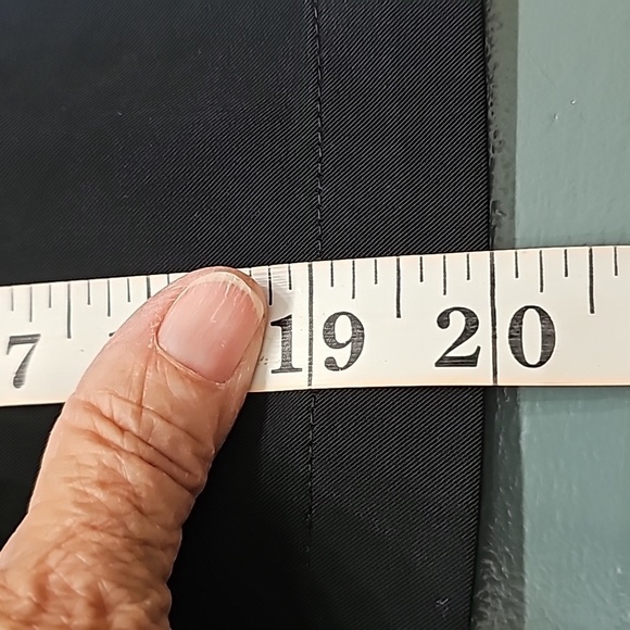 Venezia‎ jeans stretch black skirt. Size 22. Full-length exposed zipper. Fun.. - Picture 9 of 9